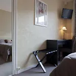 Alive De Quebec Hotell 3*