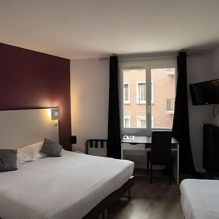 מלון De Quebec 3*