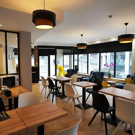 Alive De Quebec Hotel 3*