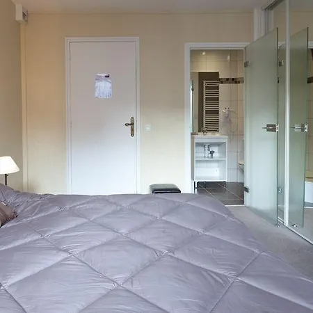Alive De Quebec Hotel 3*