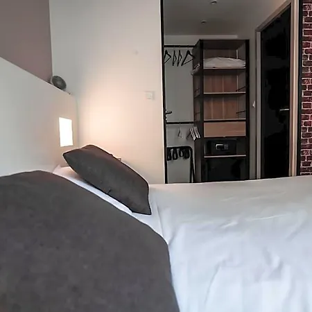 De Quebec Hotel 3*